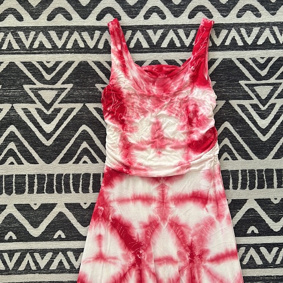 Green a dragon Sizw Small Maxi Dress Tie Dye Red and White. Lots of stretch - Picture 2 of 4